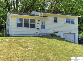 5804 N 68th St, Omaha, NE 68104