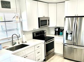 53 High Point Cir W, Naples, FL