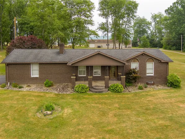 127 Briar Ln, Derry, PA 15627