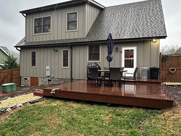 3rd image of 88 Gadsden Rdg