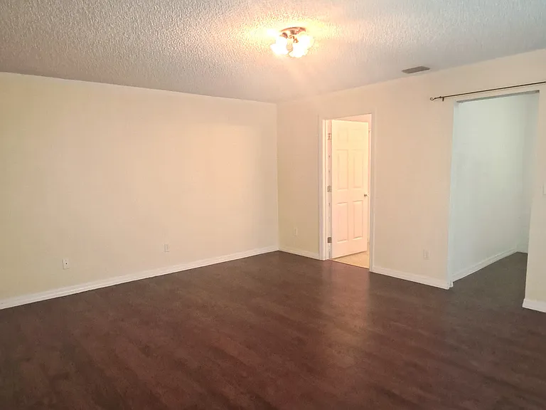 16 Lloshire Path — Photo 25