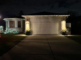 15182 Granada Plz, Warren, MI 48088