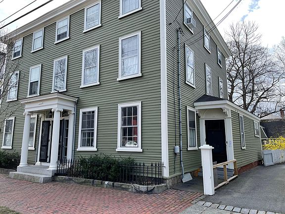 4th image of 359 Essex St