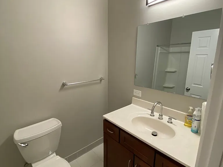 729 Catherine St — Photo 17
