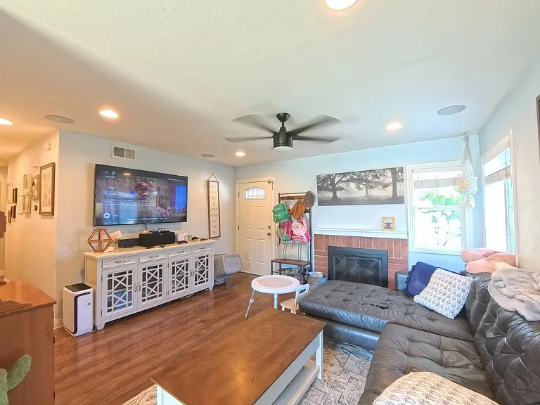 4352 Blueridge Dr — Photo 3