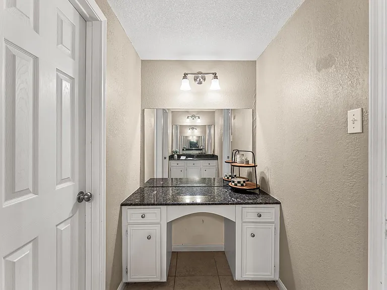 427 Whitecap Dr — Photo 15