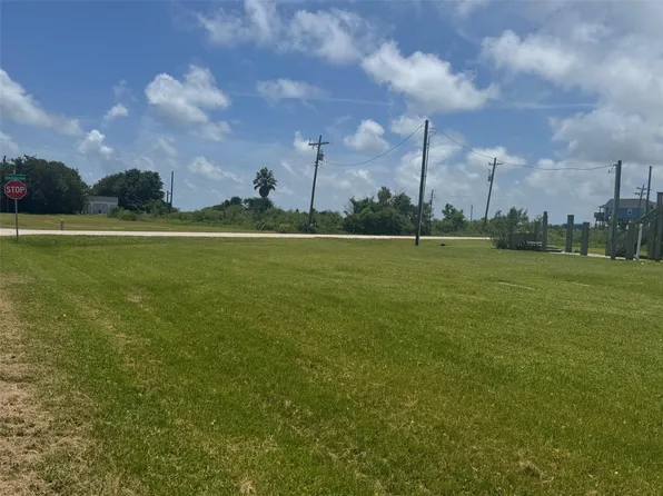 1723 Galveston Ave, Pt Bolivar, TX 77650