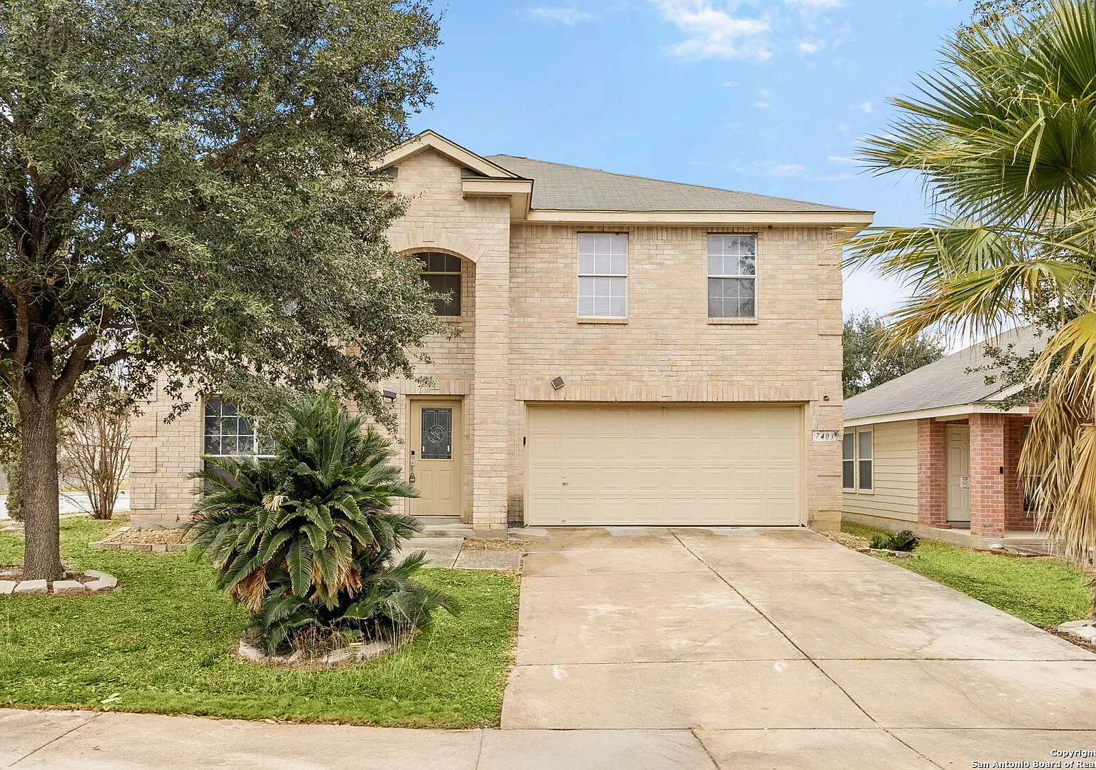 4 bed, 2704 sqft, $1,950 — Photo 1