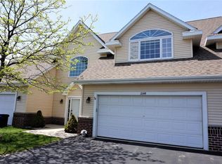 1114 Quinlan Dr UNIT B, Pewaukee, WI 53072