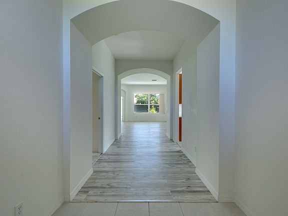 4th image of 1679 Pinyon Pine Dr