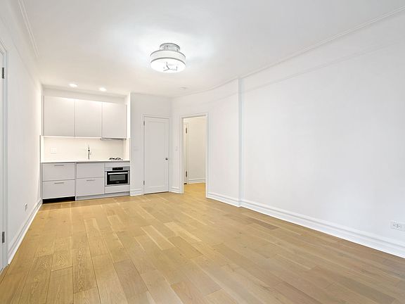 4th image of 220 W 24th St #2202D