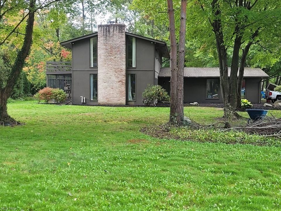 1st image of 901 Royal Arms Dr