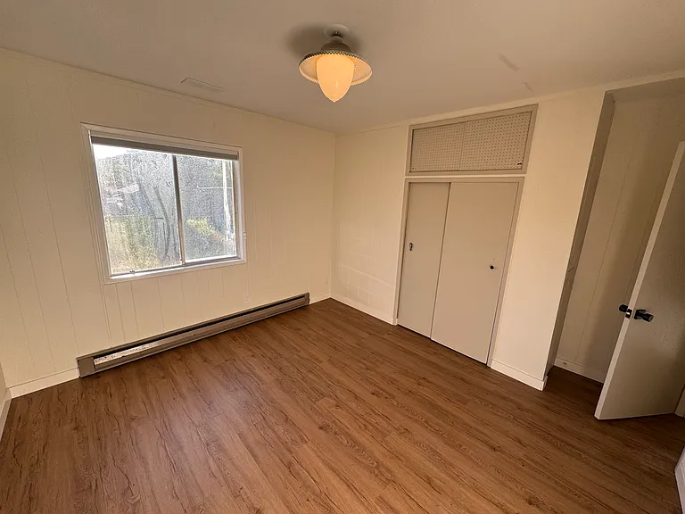 924 E Chelan Ave — Photo 19