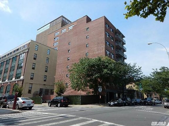 3rd image of 2716 41st Ave APT 5C