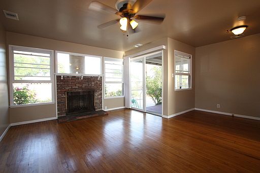 3rd image of 11752 Steele Dr