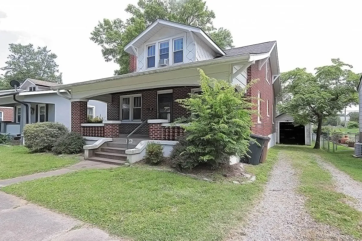Building Photo - 1511 Whitener St