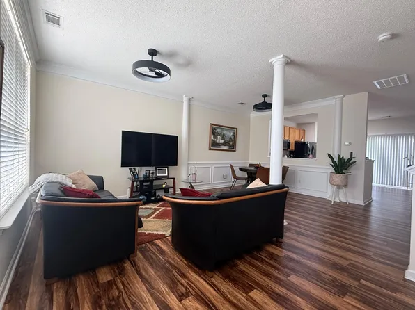 105 Cirrus Ct, Greer, SC 29650