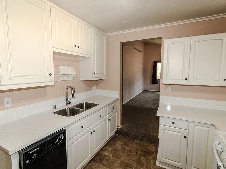 870 Ash Ln — Photo 10