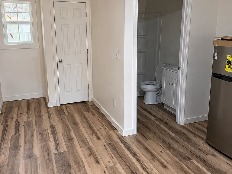 1021 Bryan Dr — Photo 7