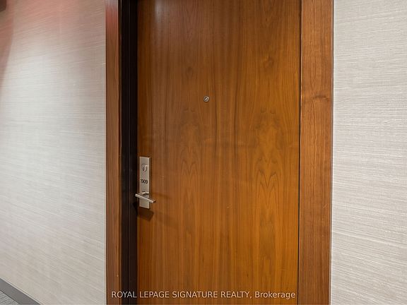 3rd image of 8 Mercer St #1909