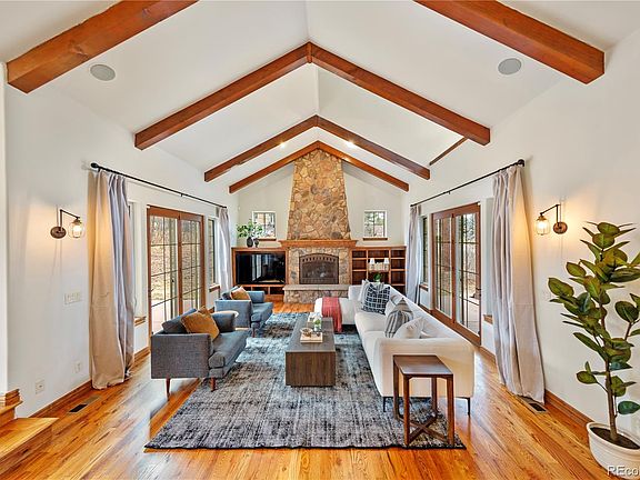 4th image of 590 Cumberland Road