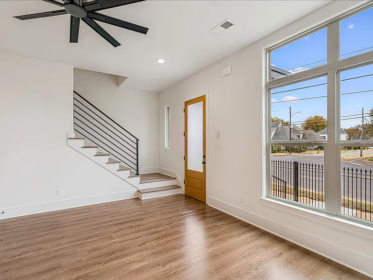 5472 Park Ave — Photo 5