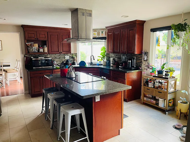 1582 Drake Ct — Photo 8