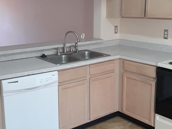 4th image of 12311 Kensington Lakes Dr Unit 2105
