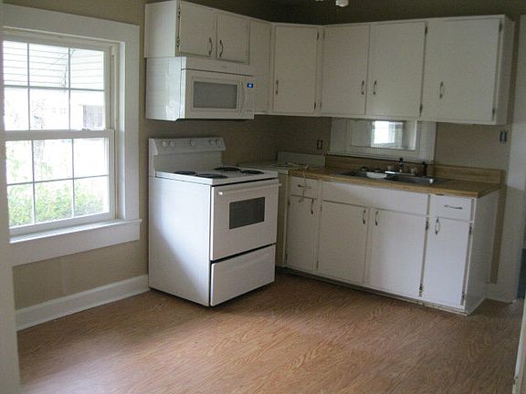 5th image of 109 N Cowart Ave