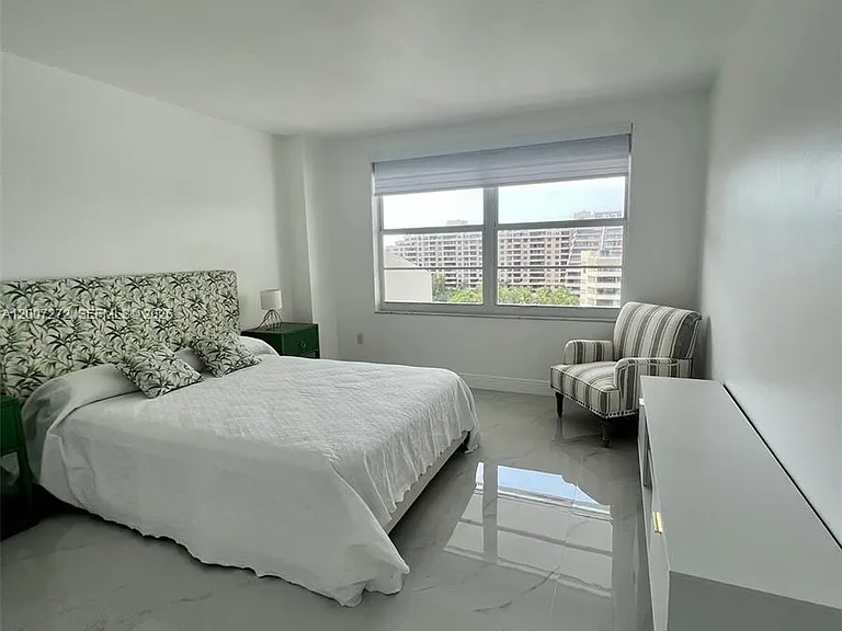 155 Ocean Lane Dr #1011 — Photo 27