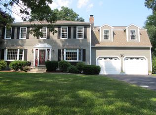 5 Ballou Rd, Hopedale, MA 01747