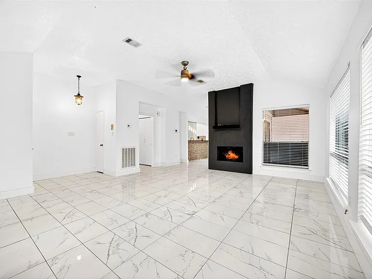16134 Highlander Dr — Photo 14