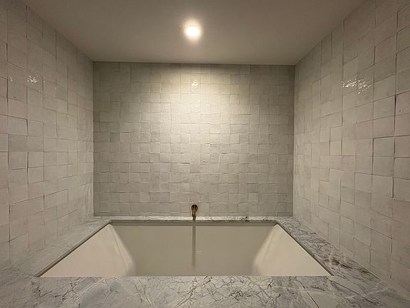 2nd image of 2200 Sacramento St APT 1602