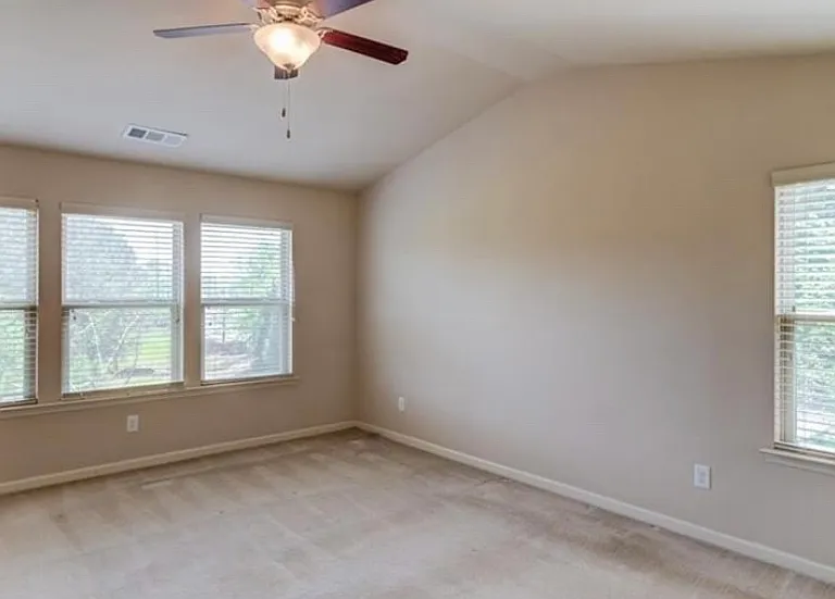 466 Jody Pl — Photo 10