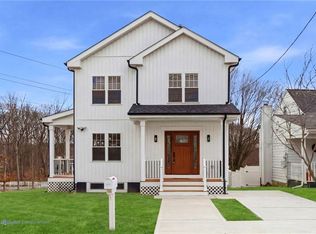 43 Massachusetts Ave, Cumberland, RI 02864