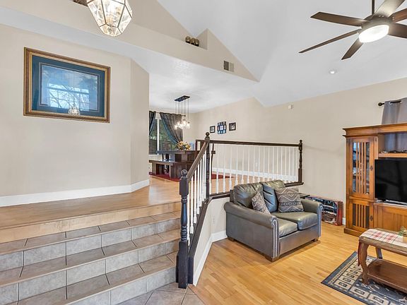 5th image of 8026 Falcon View Dr