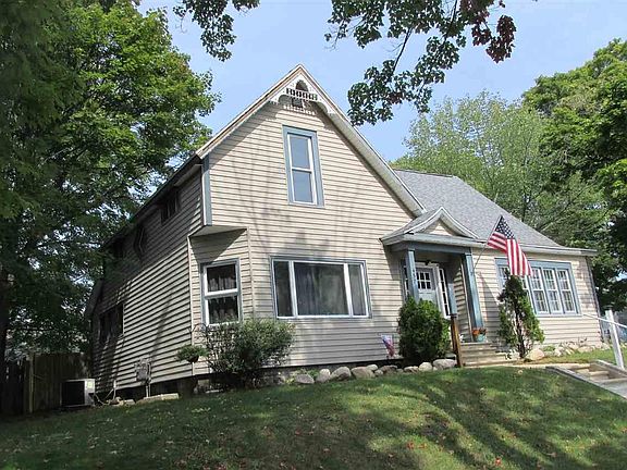 2nd image of 457 E Chapin St