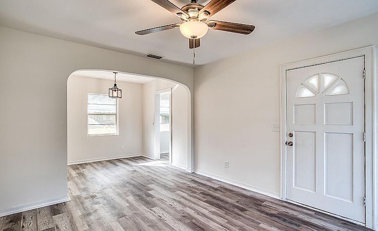 1st image of 108 Hibiscus St