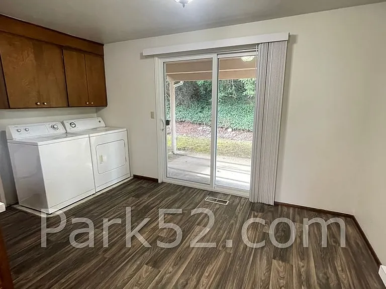 1446 Rainier Dr #4 — Photo 6