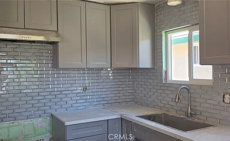 25526 Jade Rd — Photo 3