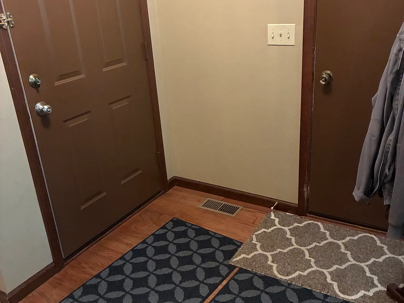 2 bed, 900 sqft, $1,500 — Photo 3