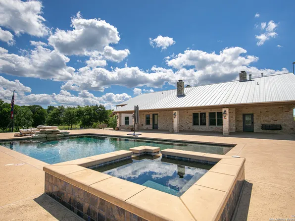 9560 Old Colony Line Rd, Dale, TX 78616