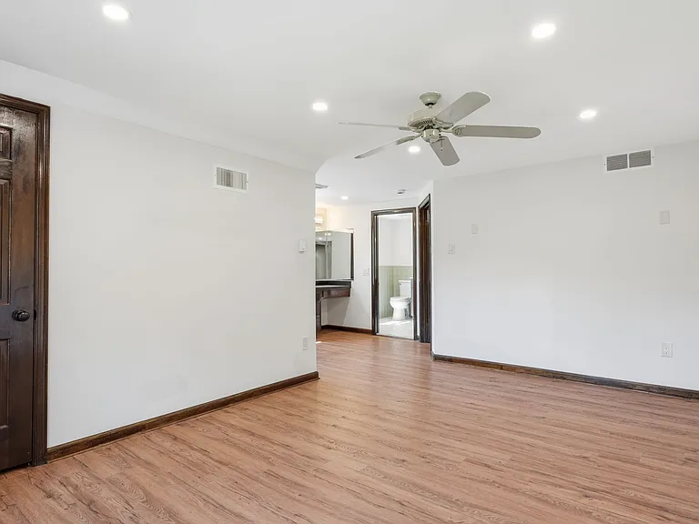 612 Bustleton Pike — Photo 36