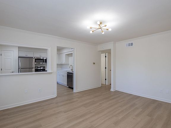 2nd image of 1100 Park Ln Unit 202