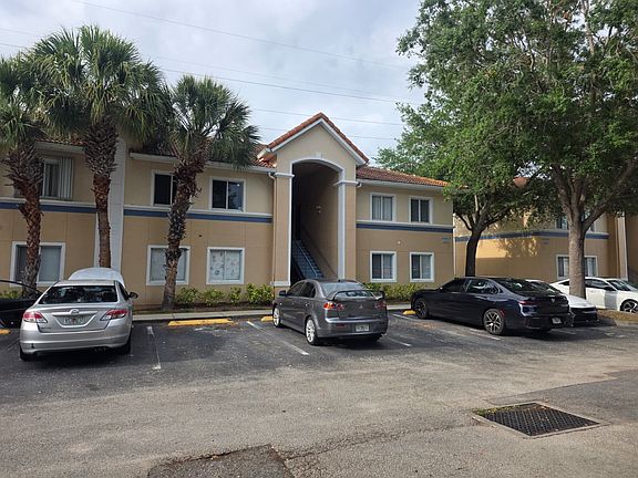 2nd image of 489 Las Cortes Ln APT 204