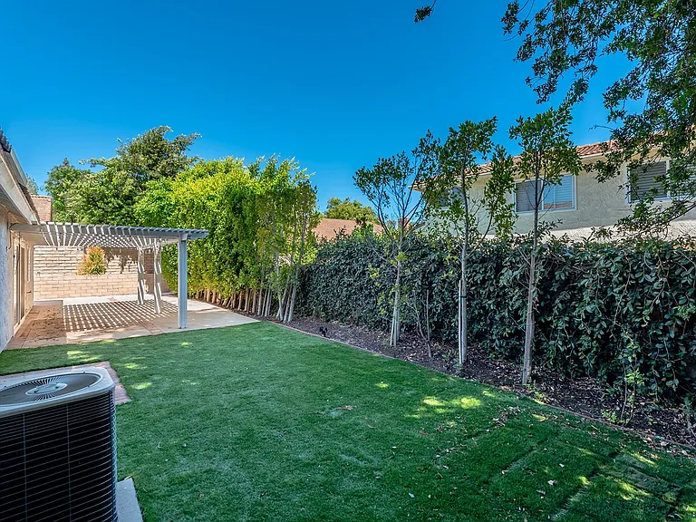 3235 W Sierra Dr — Photo 32