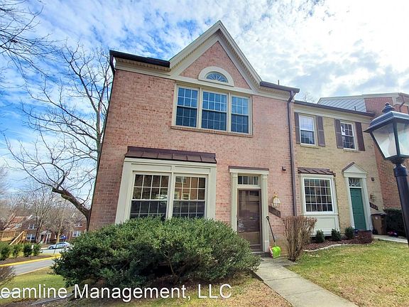 2nd image of 320 Lynn Manor Dr
