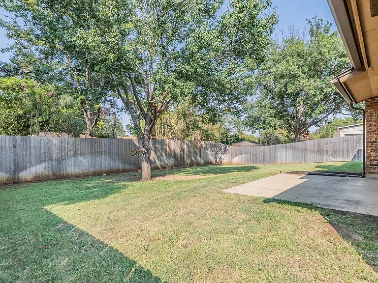2013 Memphis Dr — Photo 36