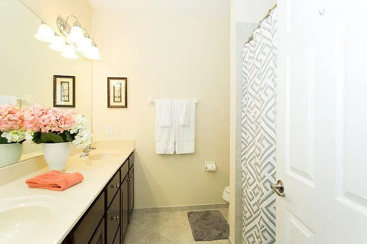 10426 Wellington Parc Dr — Photo 13