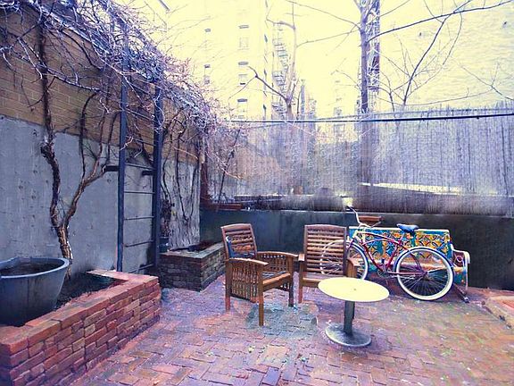 5th image of 241 Mulberry St #21RE